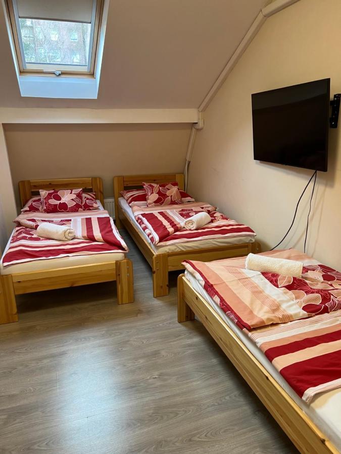 Kiskakas Etterem Hotel ซาลาแอแกร์แซค ภายนอก รูปภาพ
